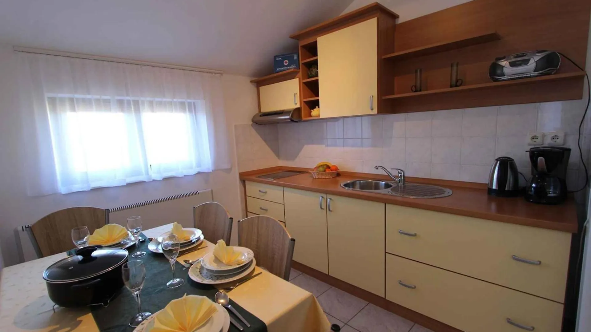 Apartment In Malinska - Insel Krk 53373 Croatia